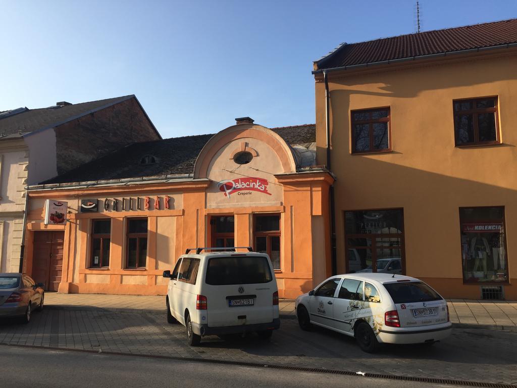 Grillbar Penzion & Restaurant Спишска-Нова-Вес Экстерьер фото